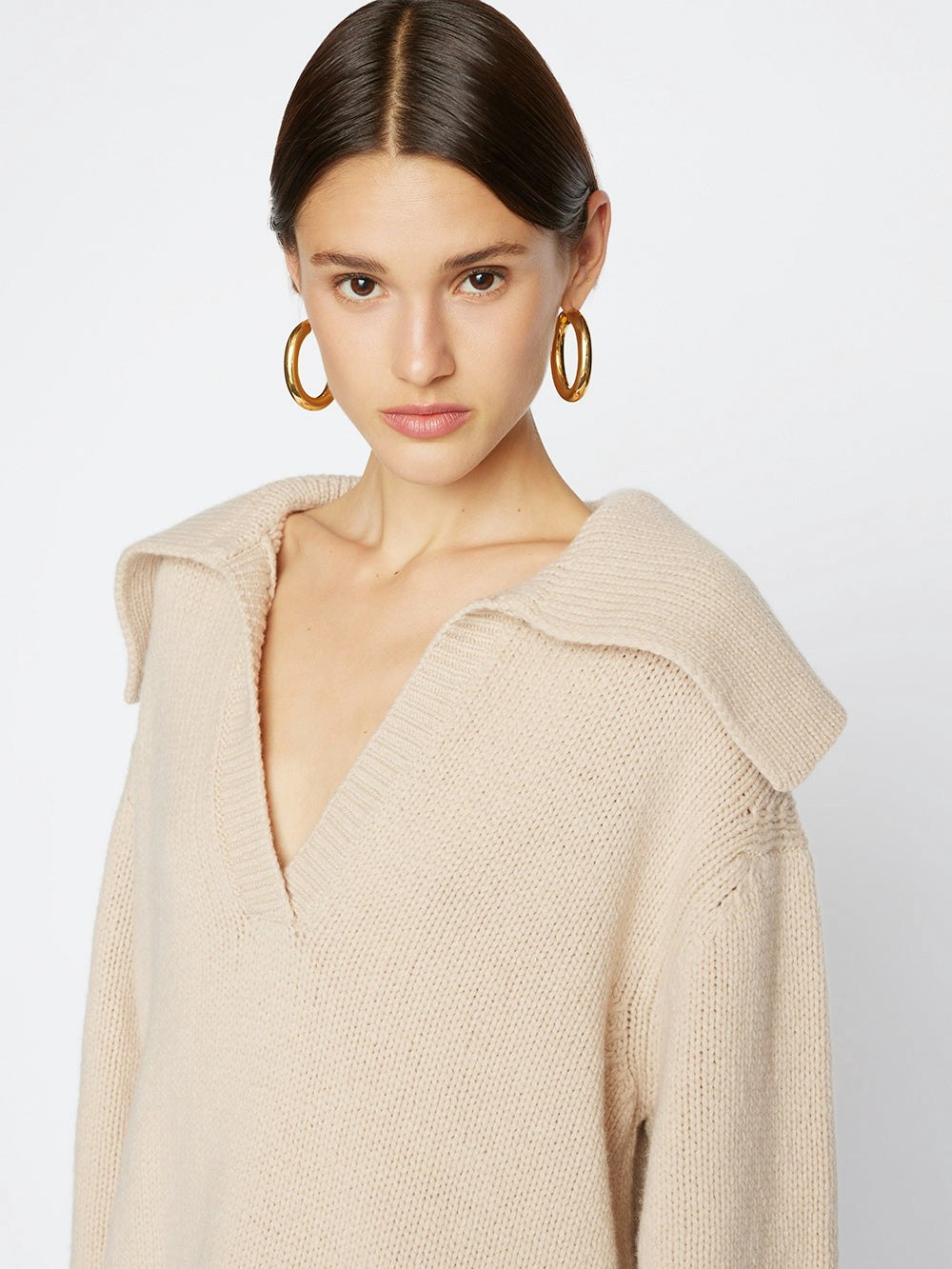 sweater front detail view alt:fit2